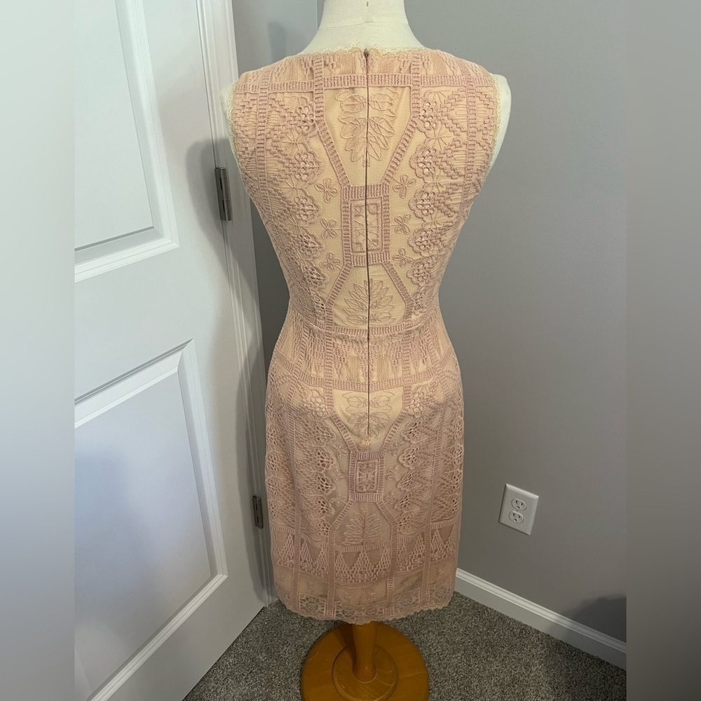 Korovilas Anthropologie Estella  Nude/Tan Lace Sleeveless Dress Sz 6 - Picture 4 of 6